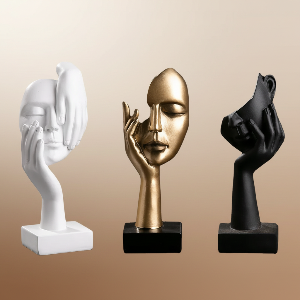 Sculptures abstraites fond crème marron
